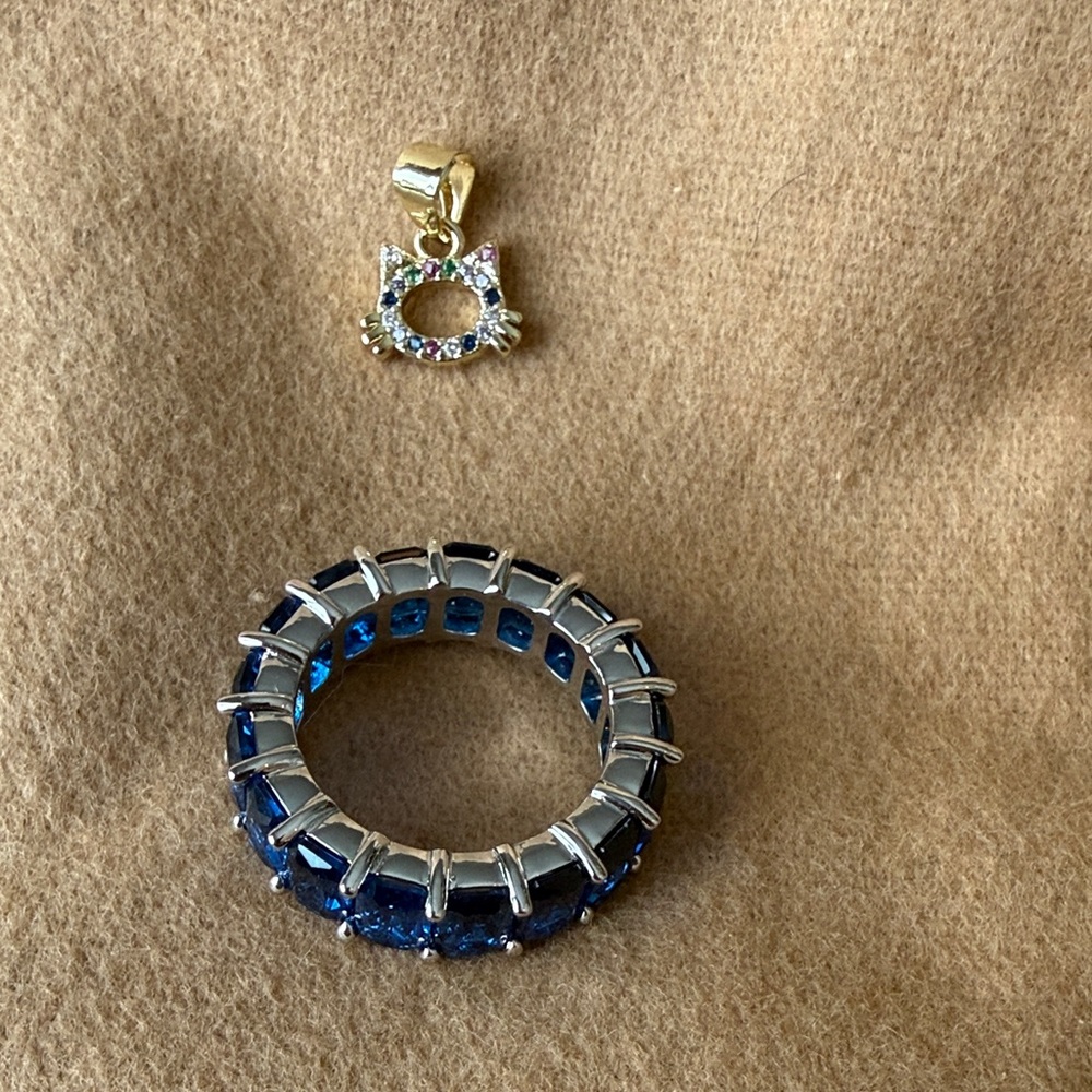 Elegant Blue Ring and Adorable Cat Pendant Bundle Set
